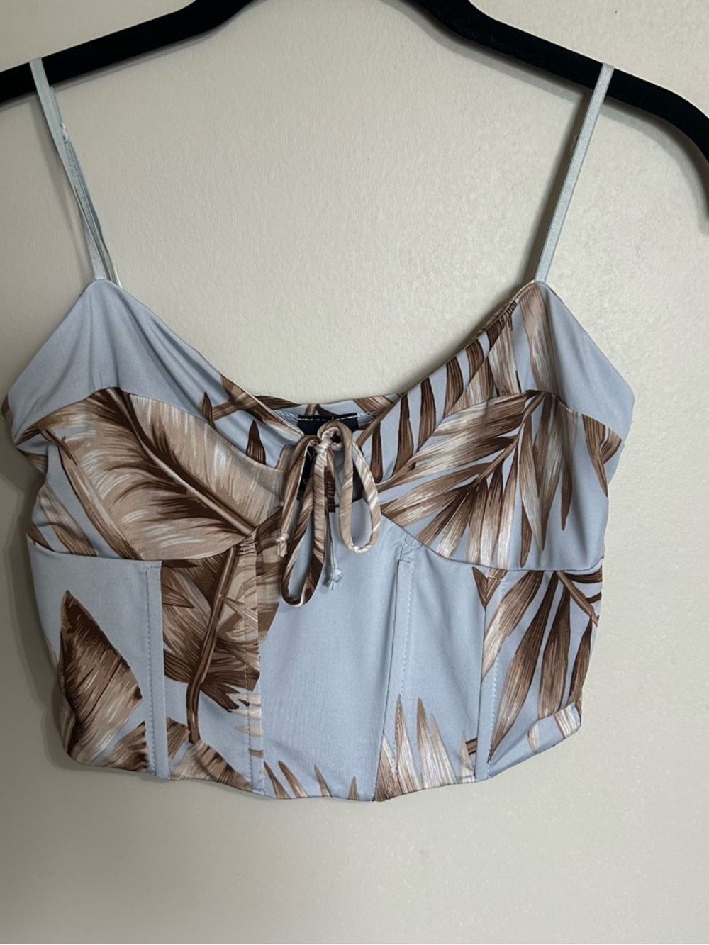 Sleeveless Tie-Front Tropical Print Crop Top in Light Blue and Brown
